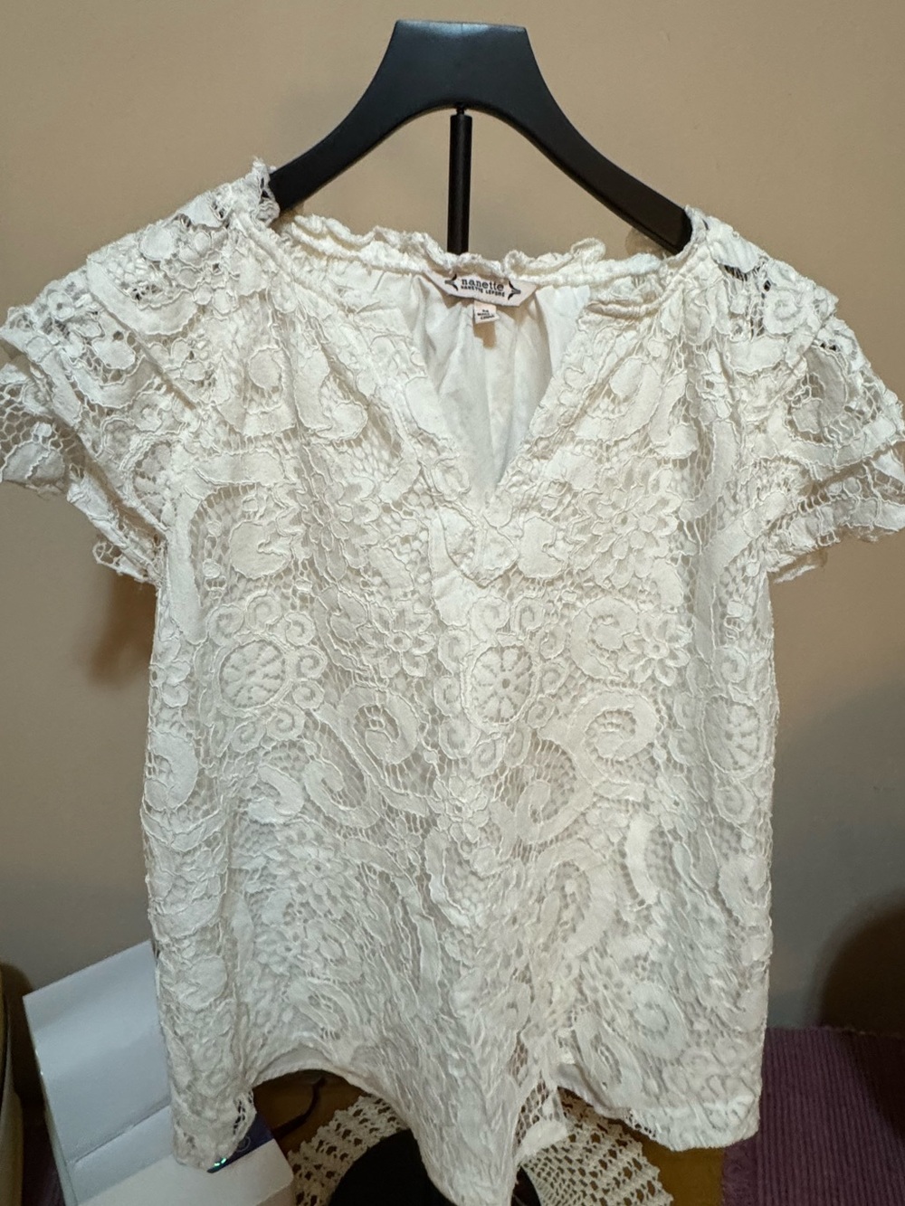 Nanette Lepore White Floral Lace Blouse Medium Flutter Ruffle Sleeve Lined